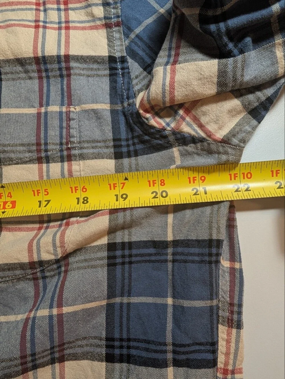 J Crew Men's Plaid Button-Down Slim Broken-In Oxford Shirt in Blue and Cream